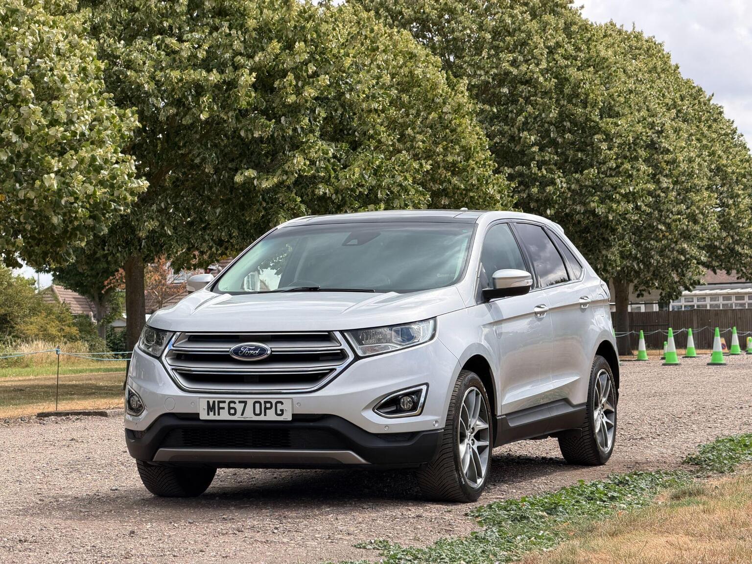 2018 Ford Edge image 21