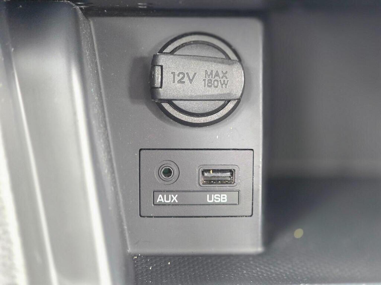 2016 Hyundai i10 image 37