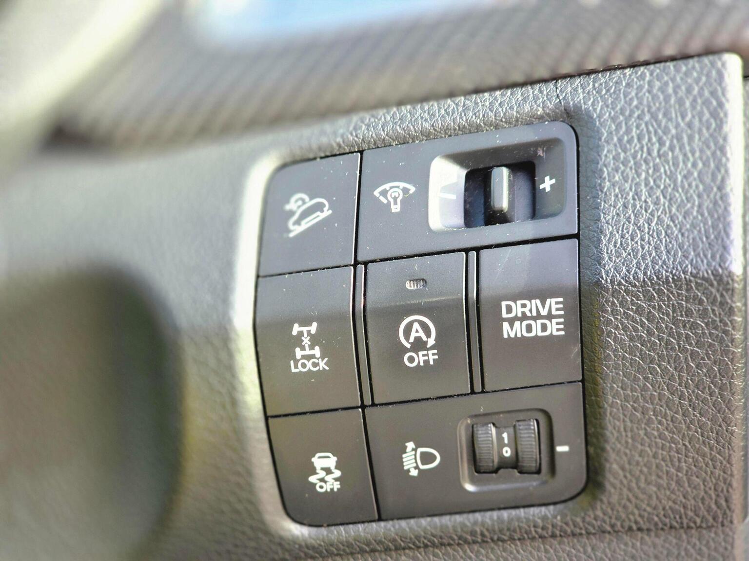2017 Hyundai Santa Fe image 37