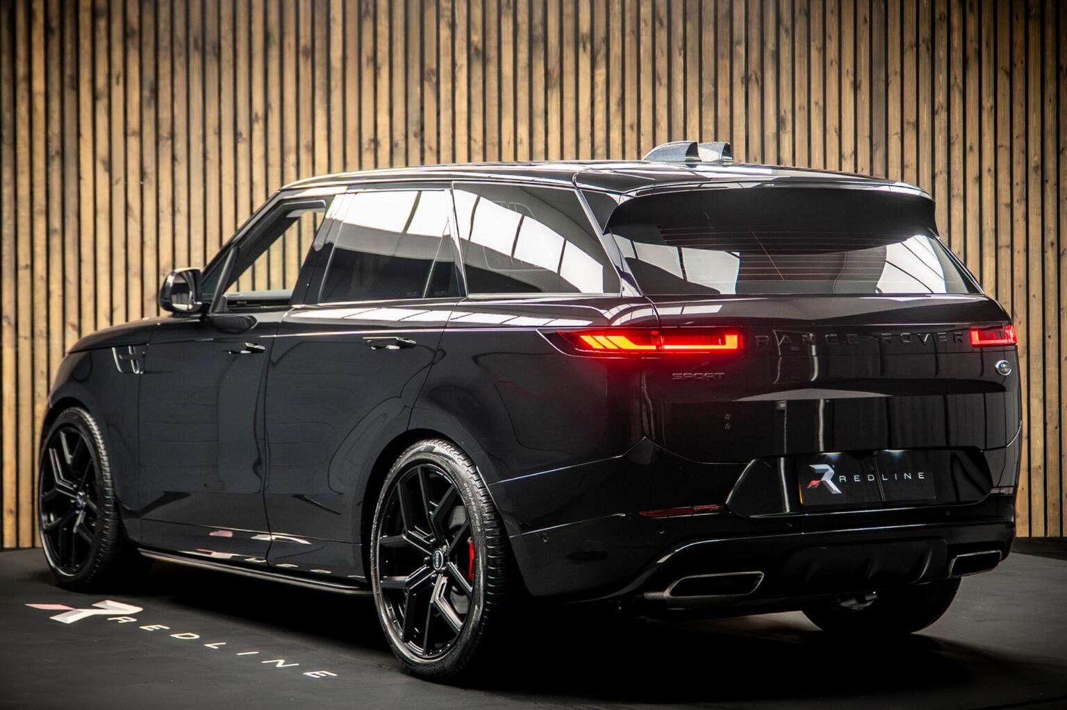 2023 Land Rover Range Rover Sport P400 Dynamic SE — photograph 3