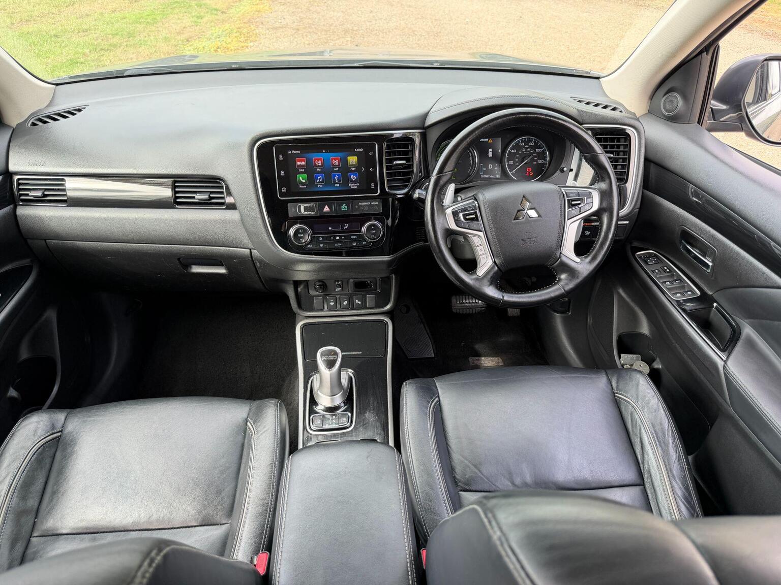 2018 Mitsubishi Outlander image 31
