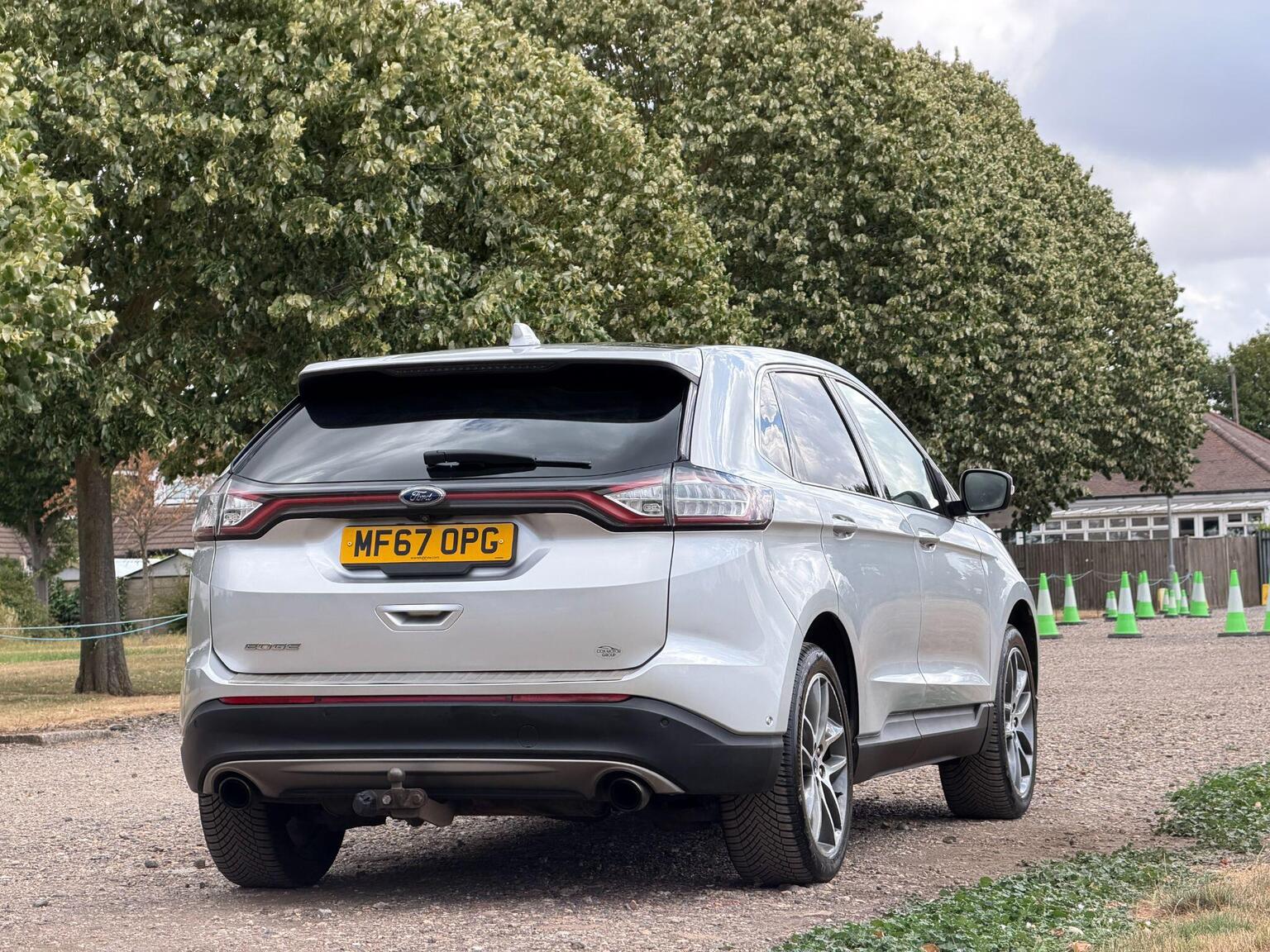 2018 Ford Edge image 9