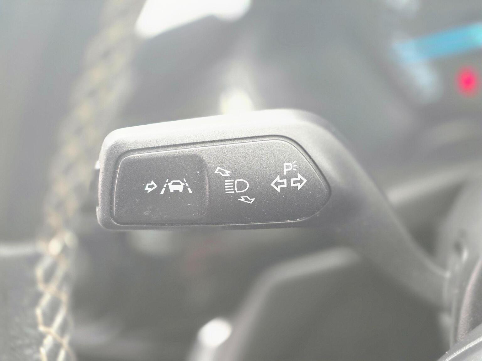 2017 Ford Fiesta image 38