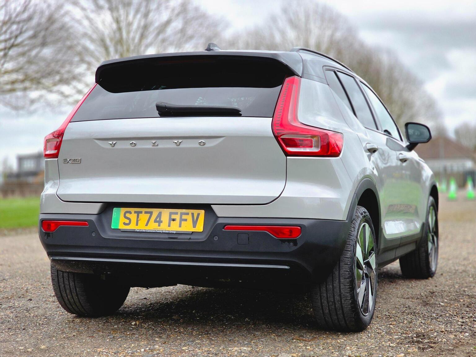 2024 Volvo EX40 image 7