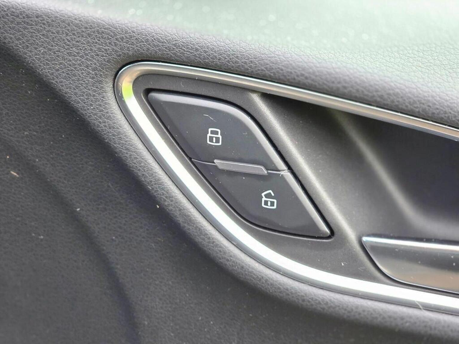 2015 Audi Q3 image 33