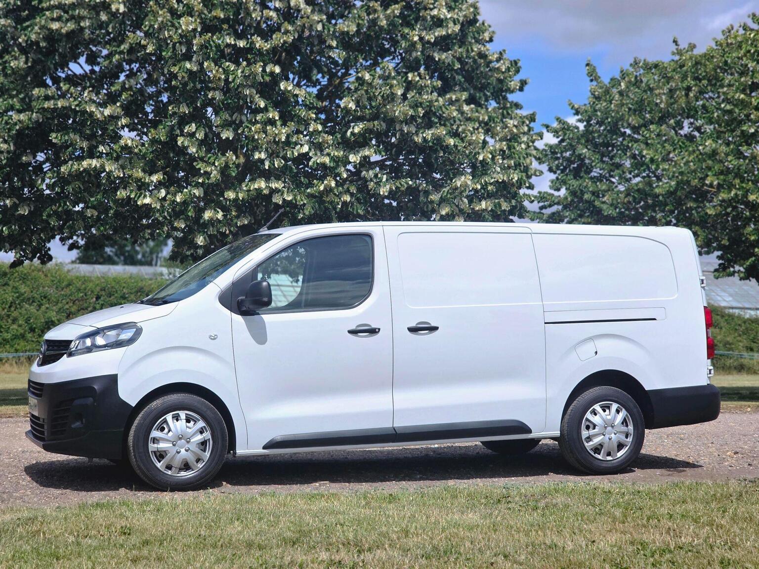 2022 Vauxhall Vivaro image 19