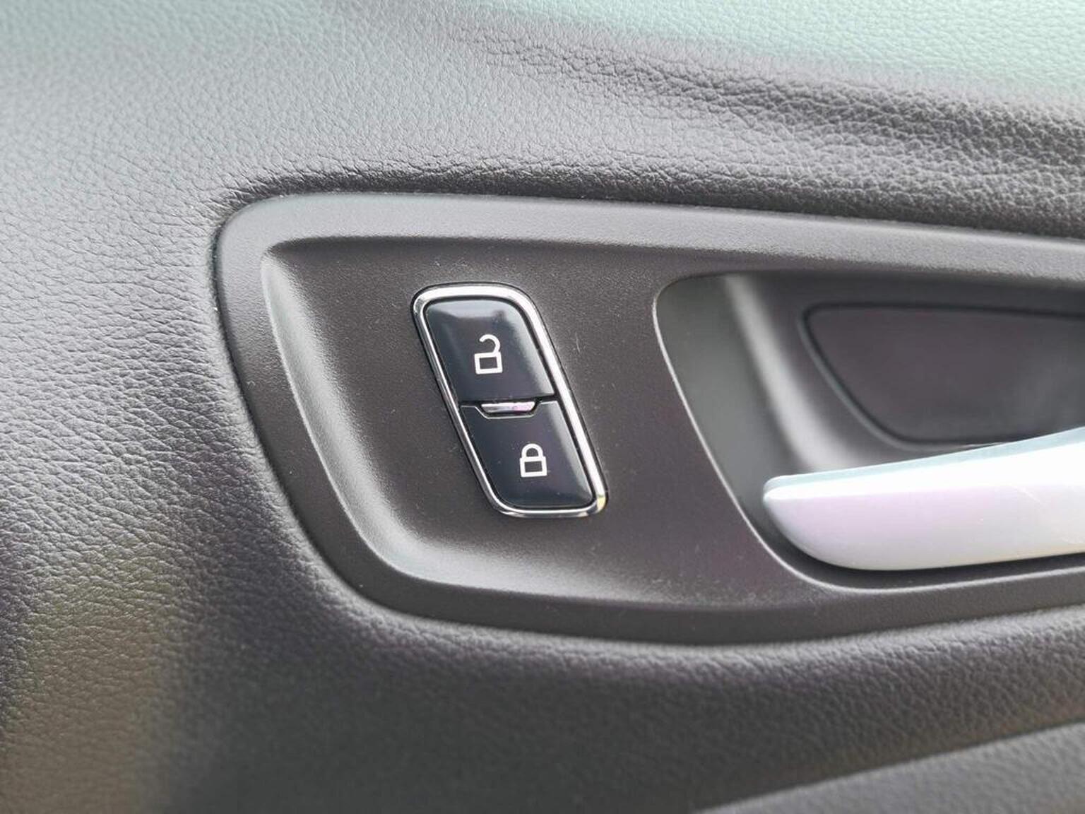 2015 Ford Kuga image 30