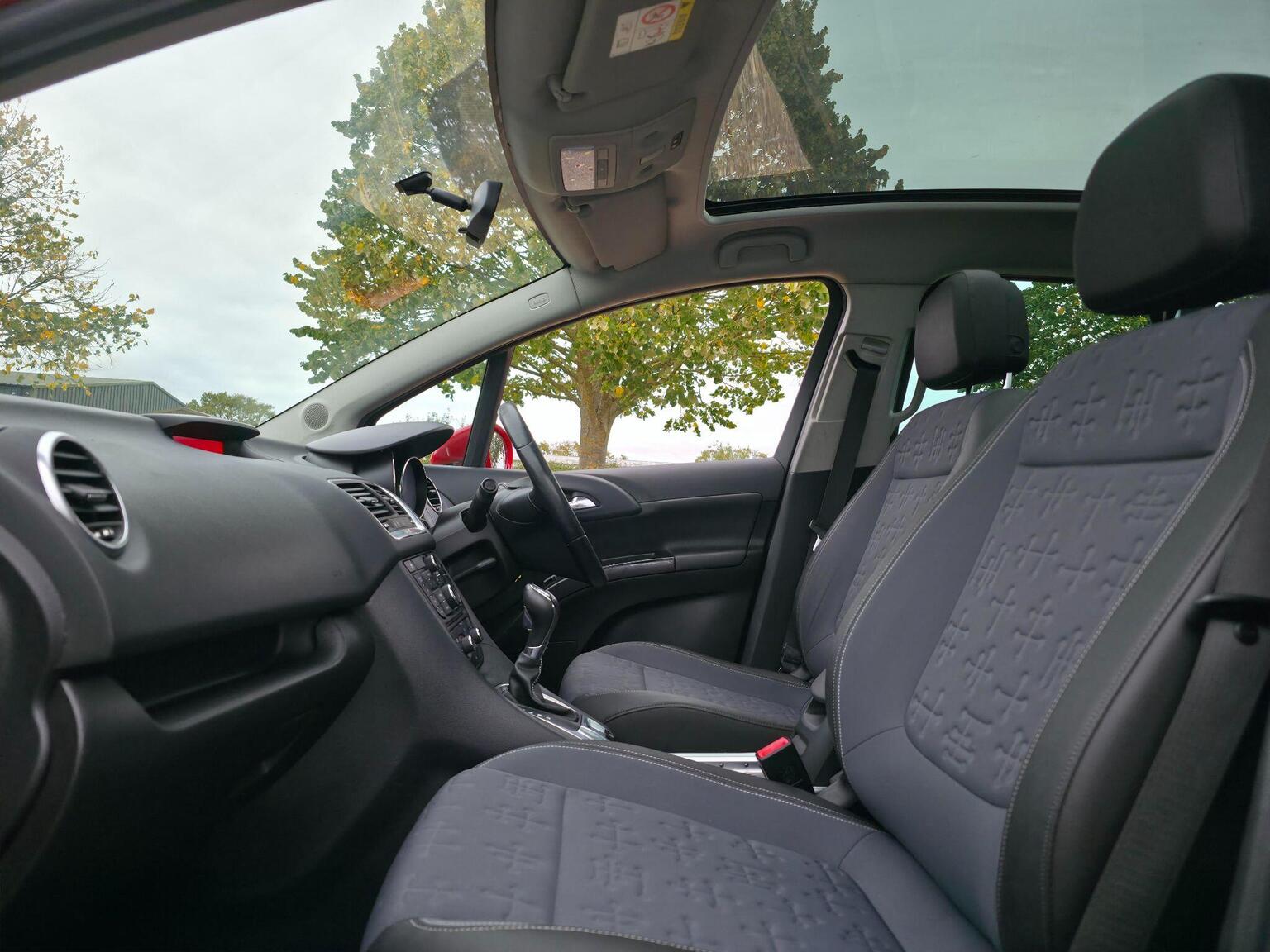 2016 Vauxhall Meriva image 24