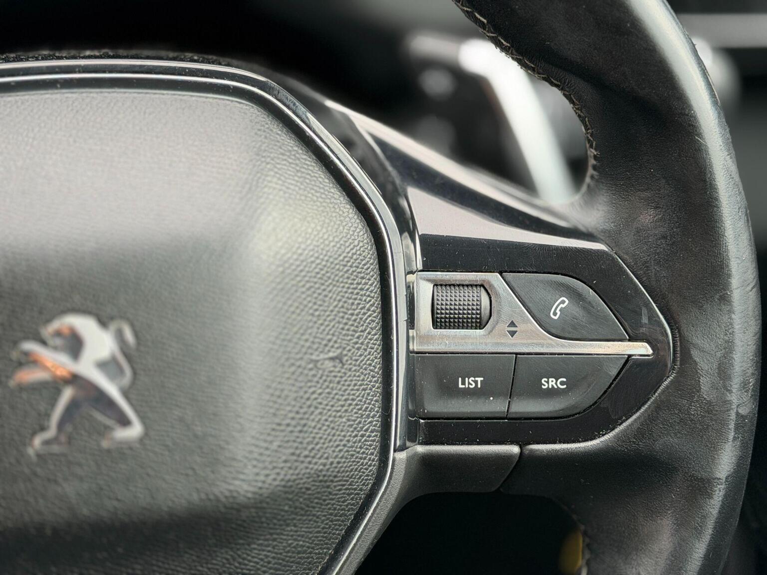 2018 Peugeot 3008 image 36