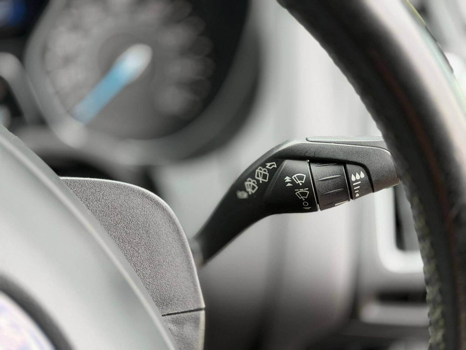 2016 Ford Focus image 34