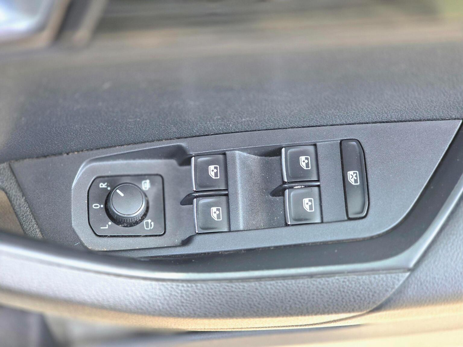 2018 Skoda Karoq image 37