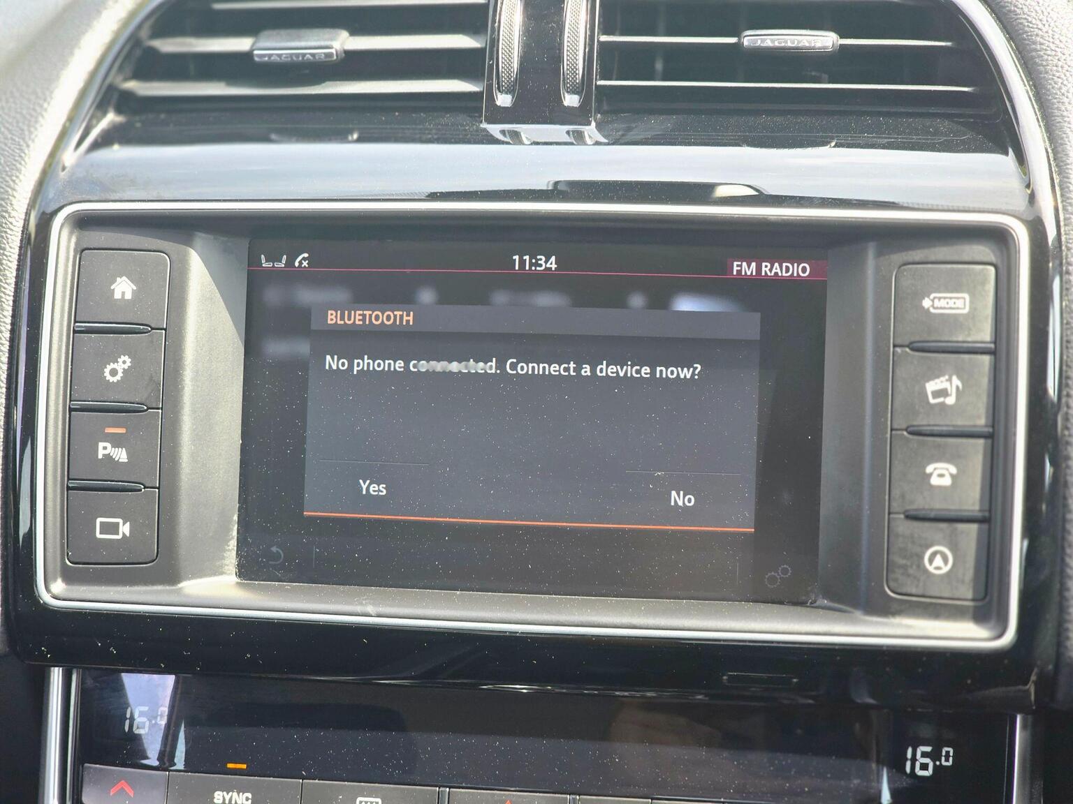 2016 Jaguar XE image 44