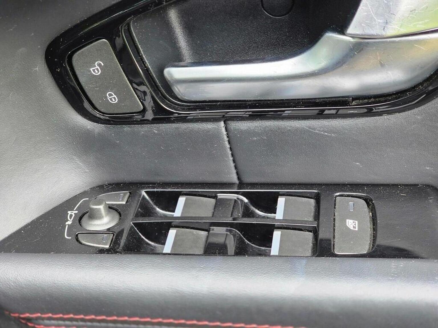 2016 Land Rover Range Rover Evoque image 38