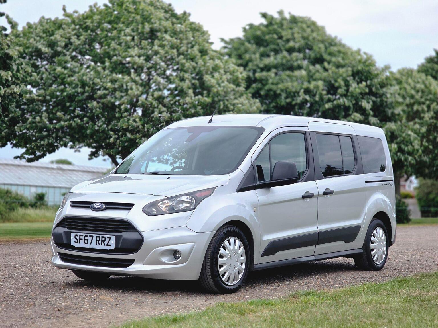 2017 Ford Grand Tourneo Connect image 17