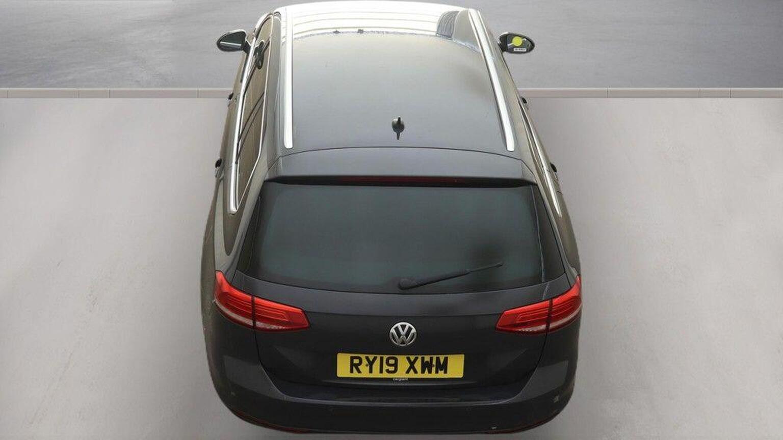 2019 Volkswagen Passat image 5