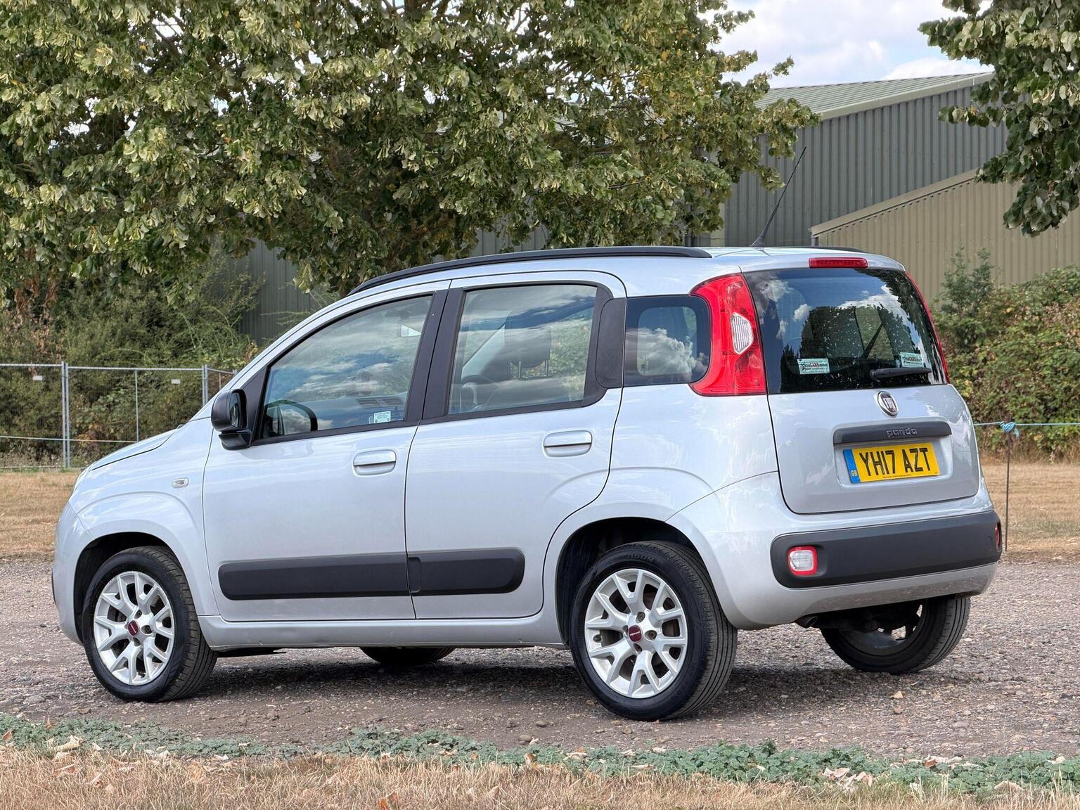 2017 Fiat Panda image 11