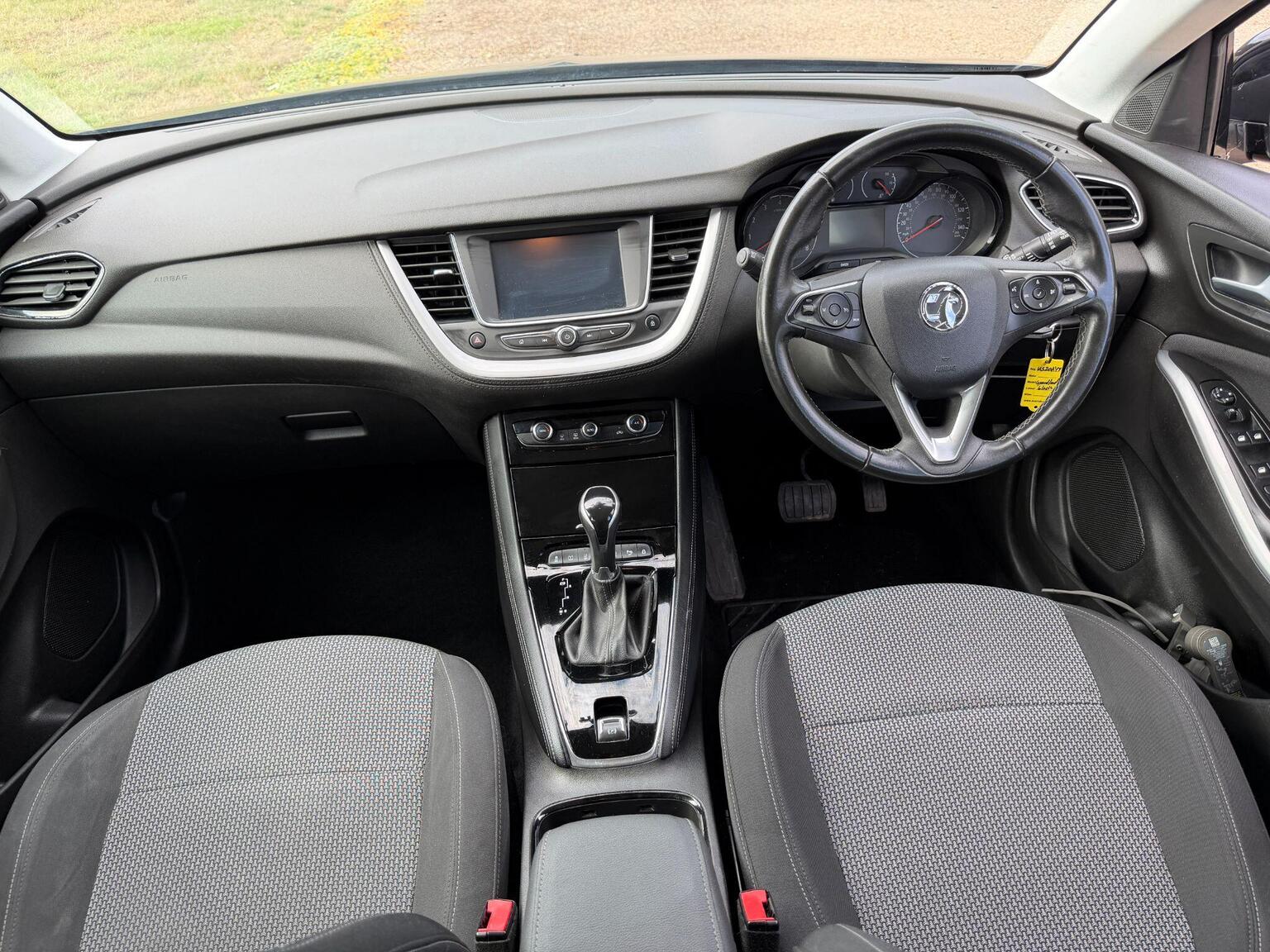 2020 Vauxhall Grandland X image 32