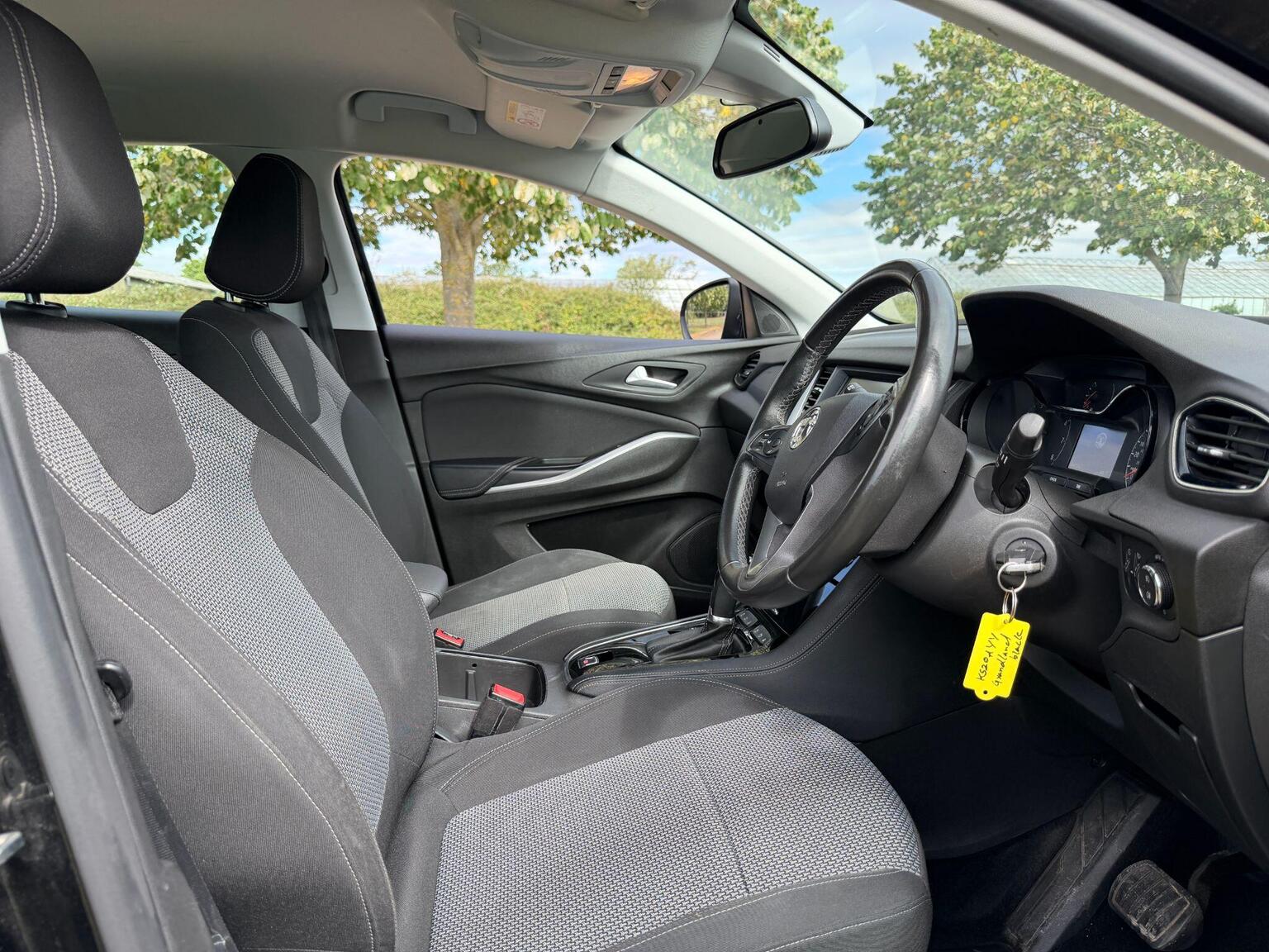 2020 Vauxhall Grandland X image 23