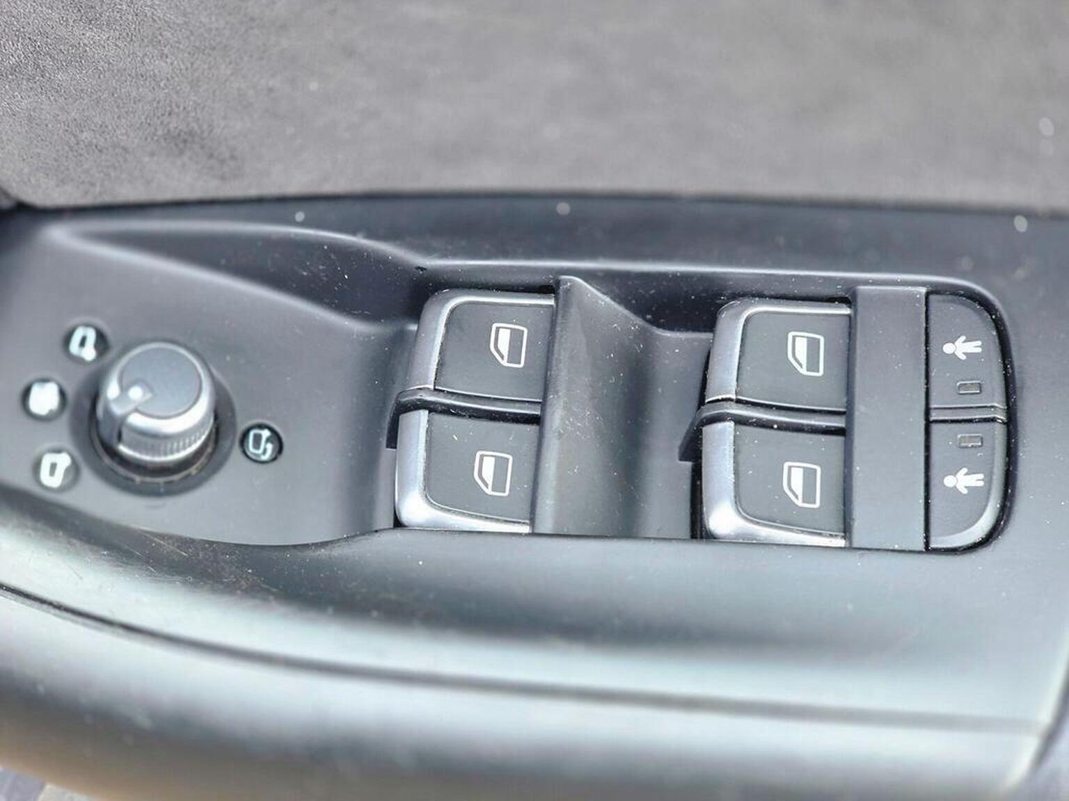 2015 Audi Q3 image 36