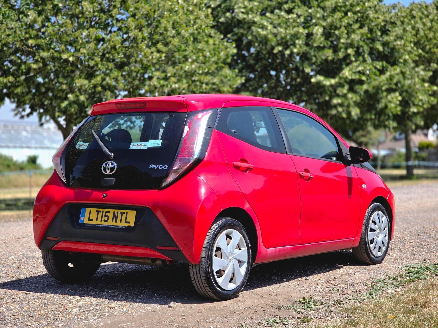 2015 Toyota AYGO image 9