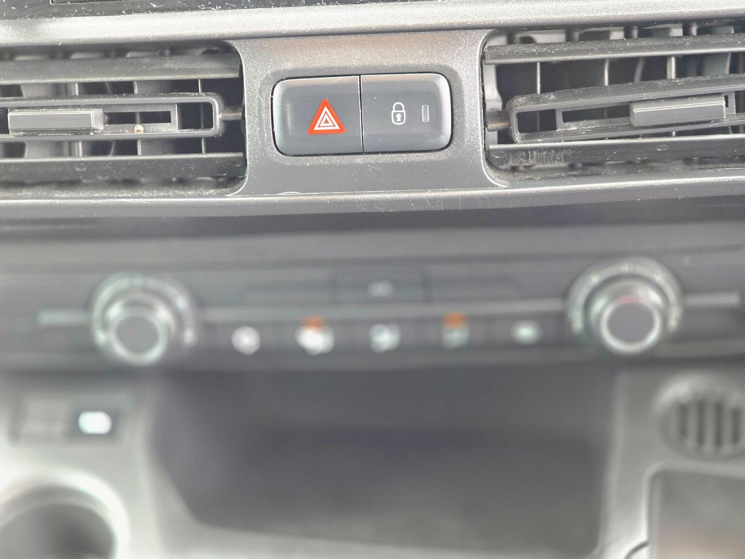 2020 Citroen Berlingo image 35