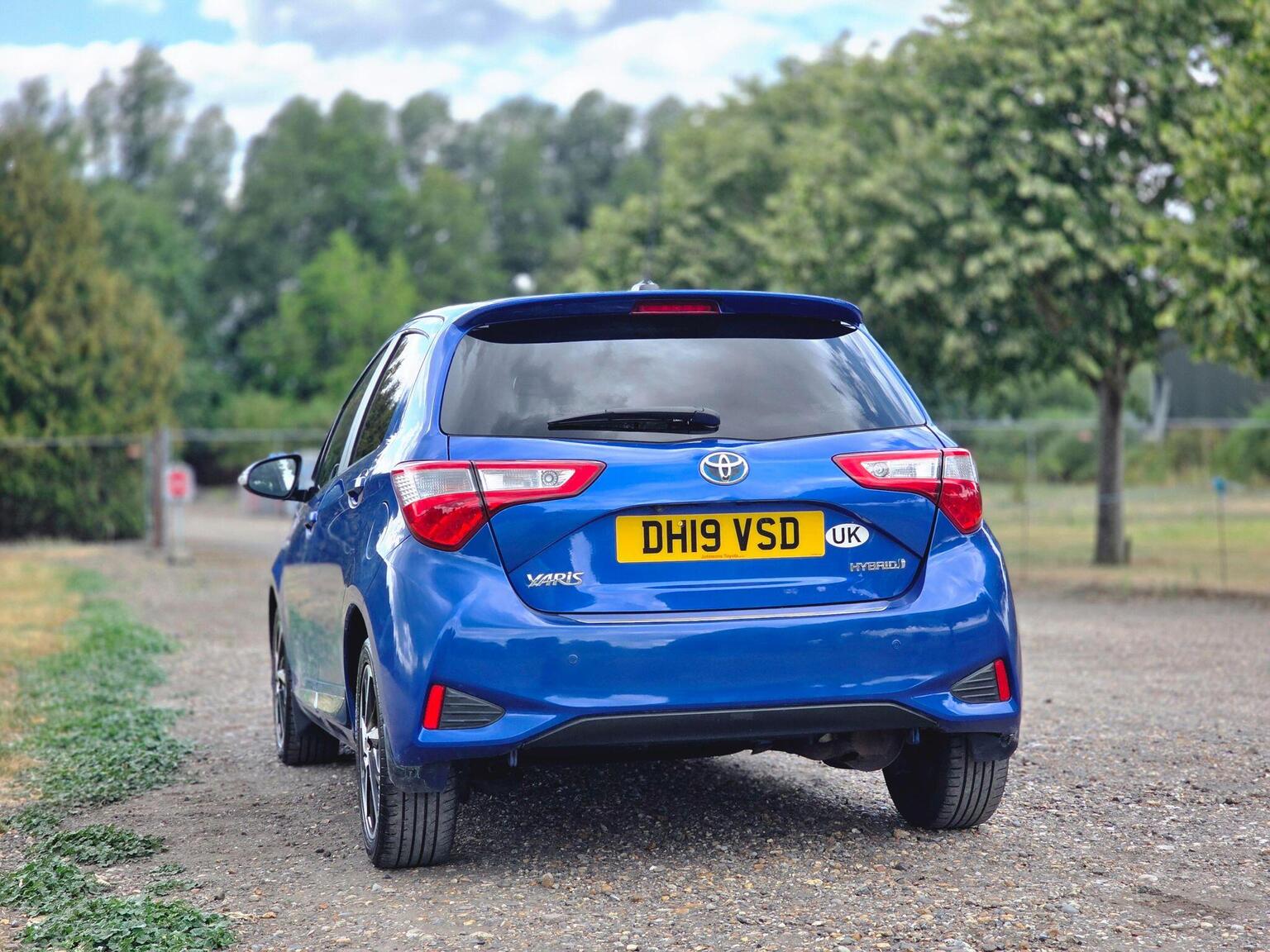 2019 Toyota Yaris image 11