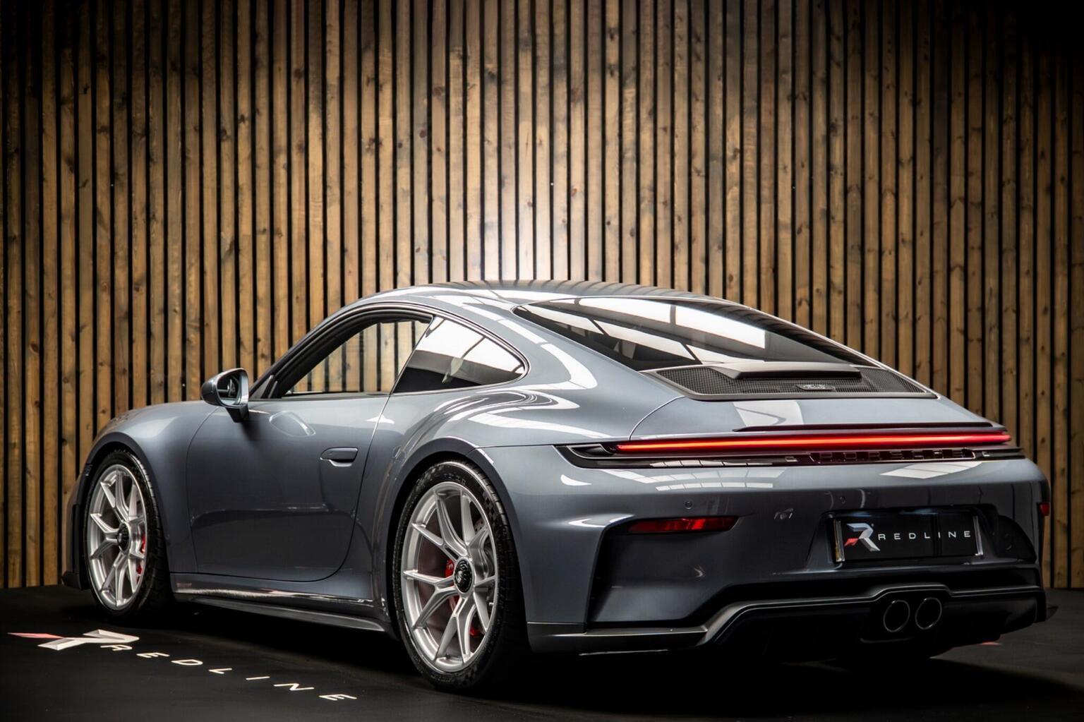 2026 Porsche 911 992 GT3 Touring PDK — photograph 3