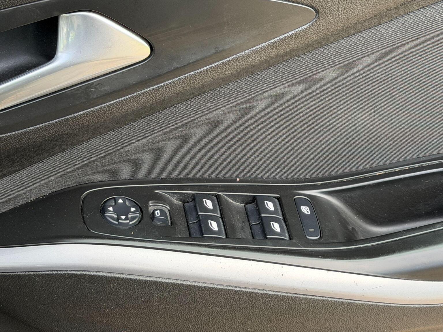 2020 Vauxhall Grandland X image 34