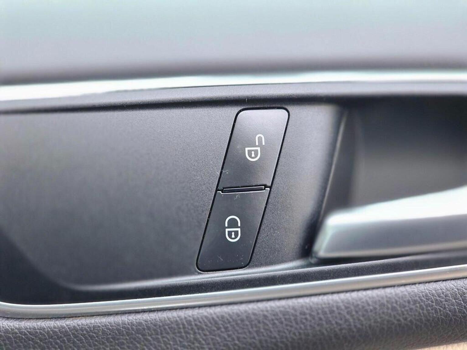2016 Mercedes-Benz B Class image 30