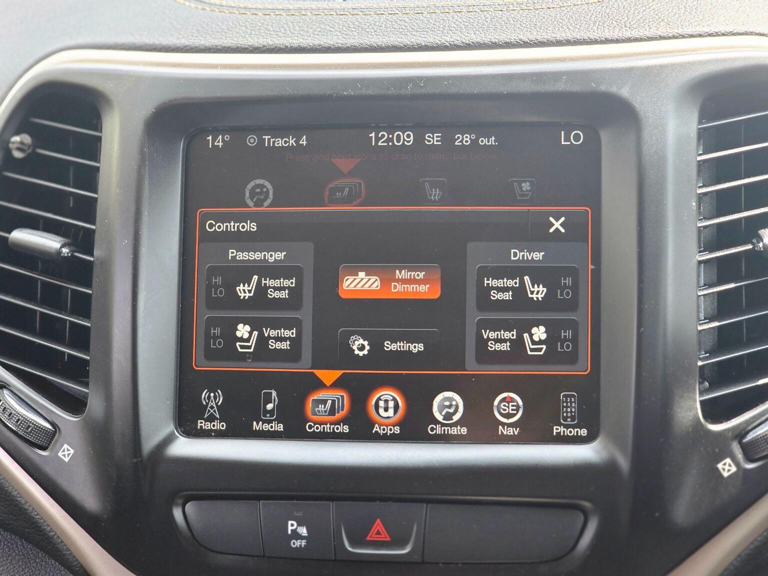 2016 Jeep Cherokee image 48