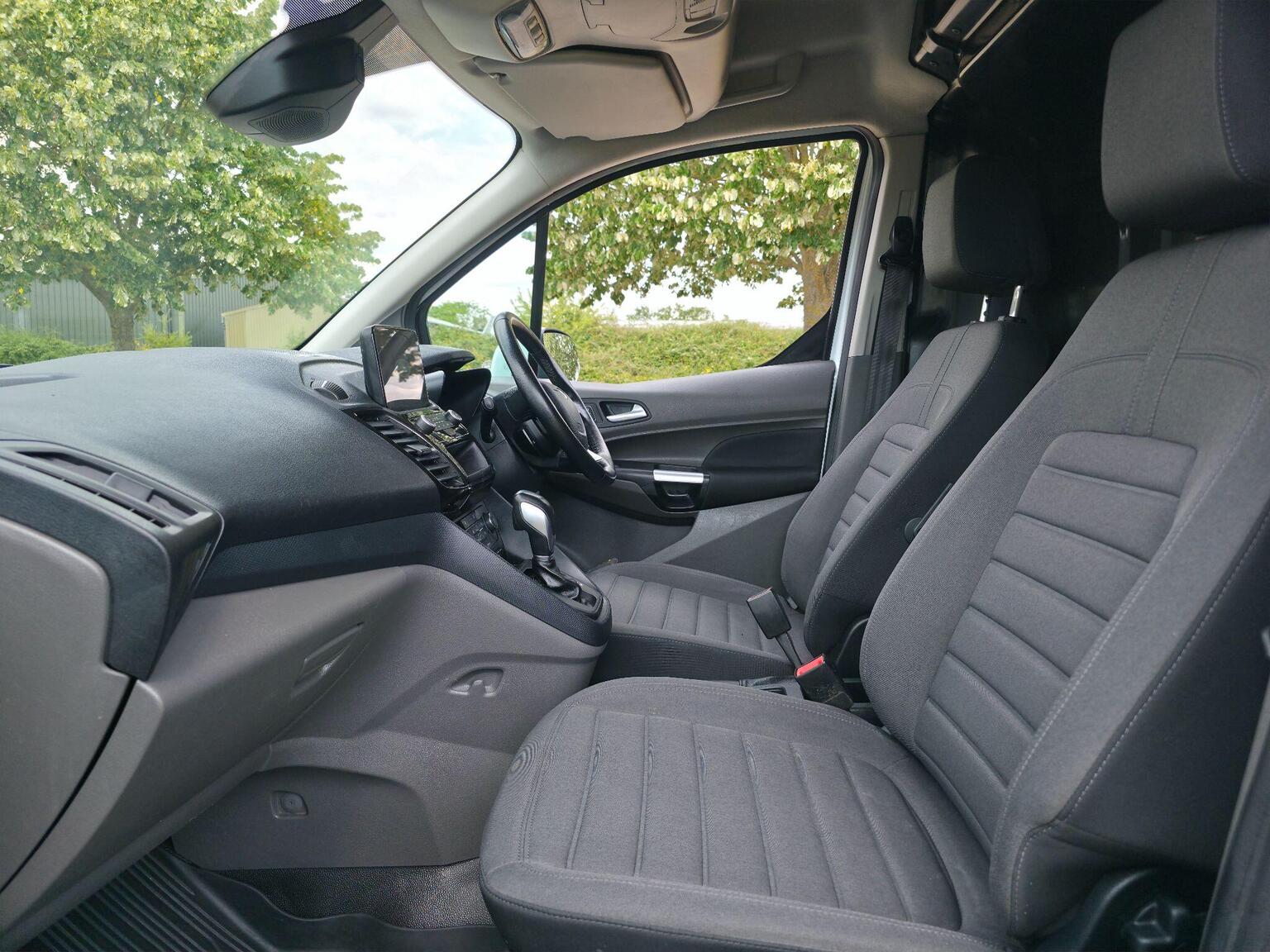 2020 Ford Transit Connect image 26