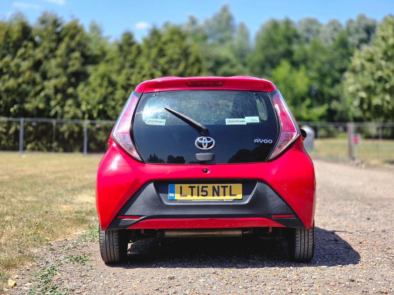 2015 Toyota AYGO image 11