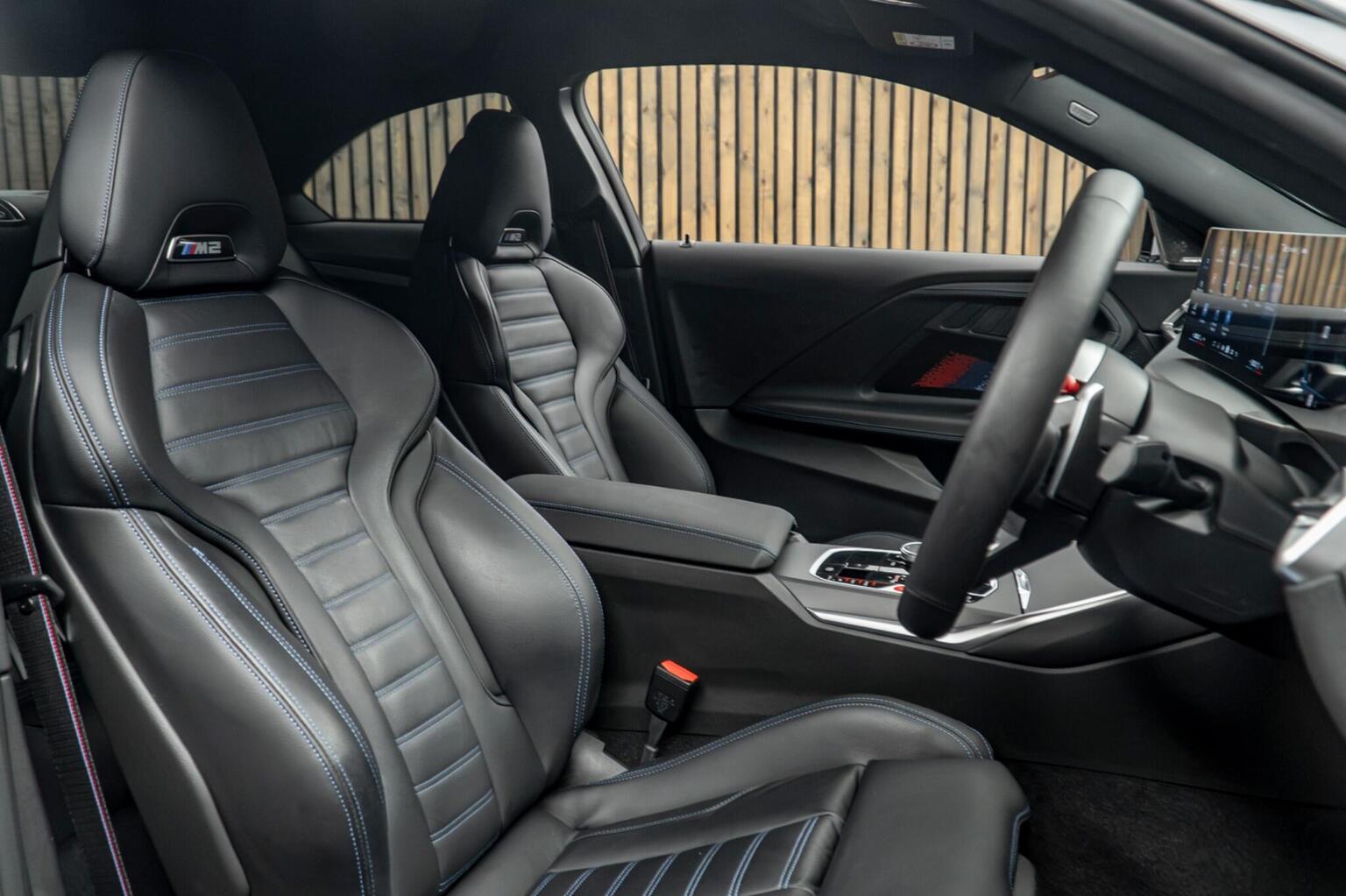 2026 BMW M2 BiTurbo Steptronic — photograph 2