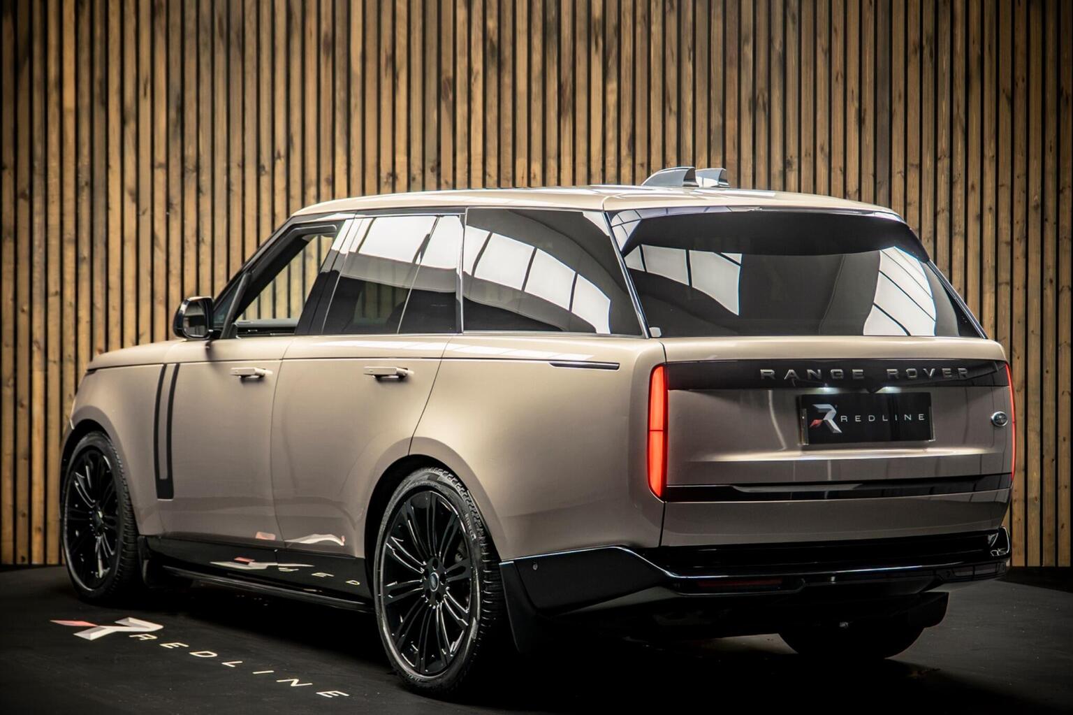 2022 Land Rover Range Rover D350 MHEV SE Auto 4WD — photograph 3