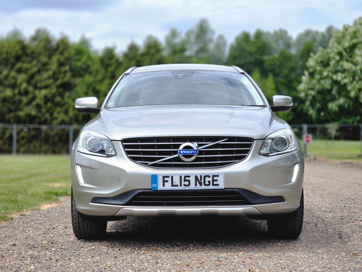 2015 Volvo XC60 image 18