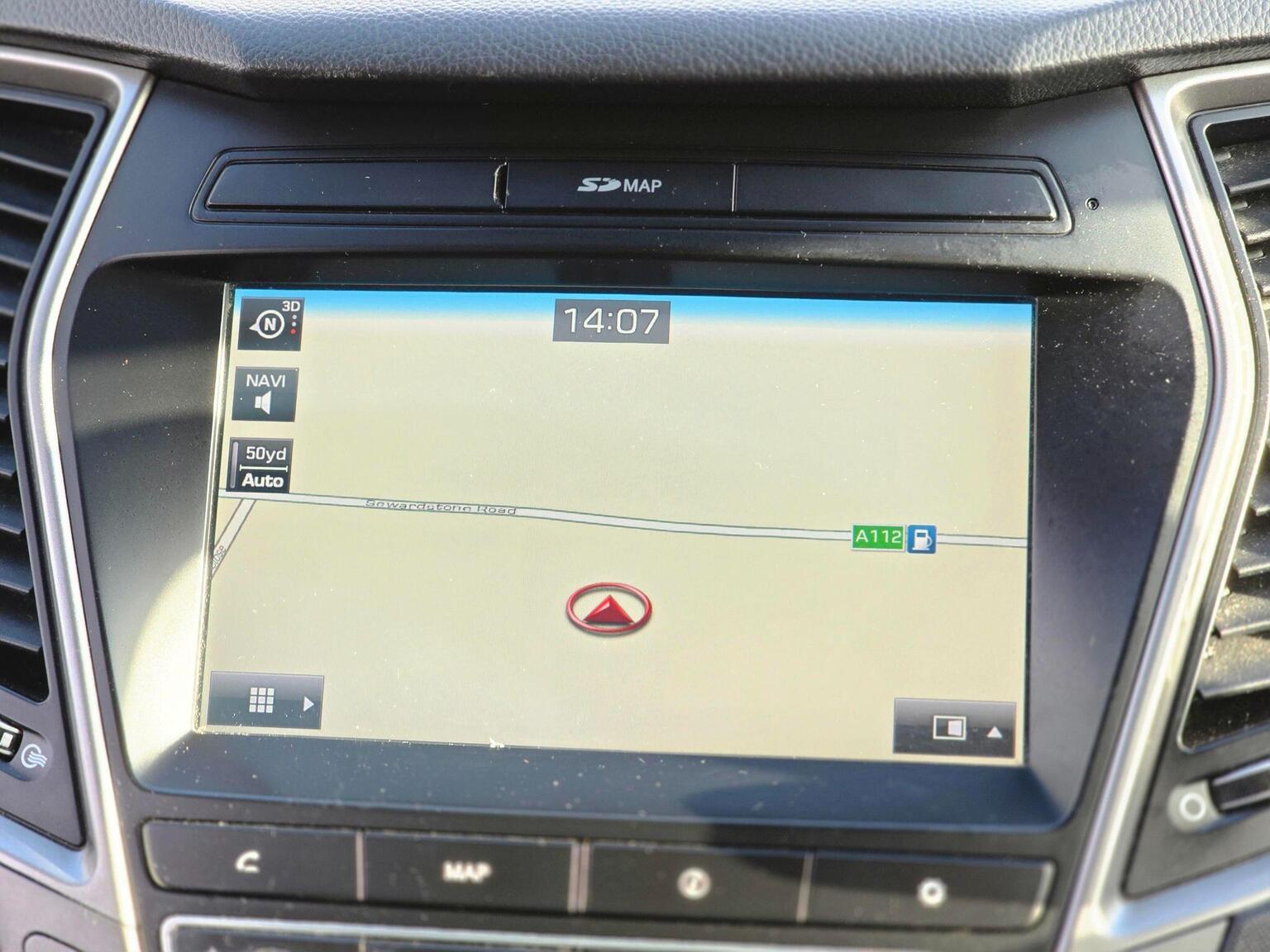 2017 Hyundai Santa Fe image 40