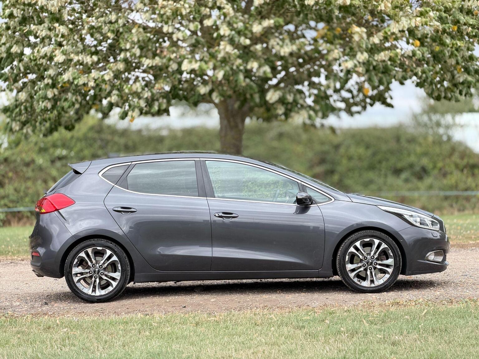 2015 Kia Ceed image 14