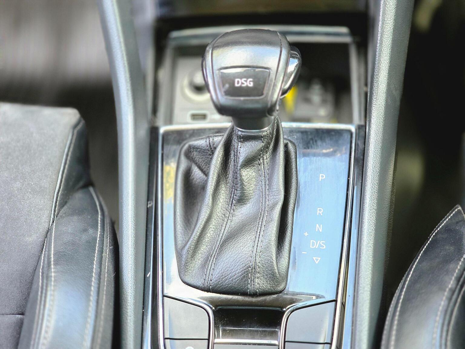 2018 Skoda Karoq image 38