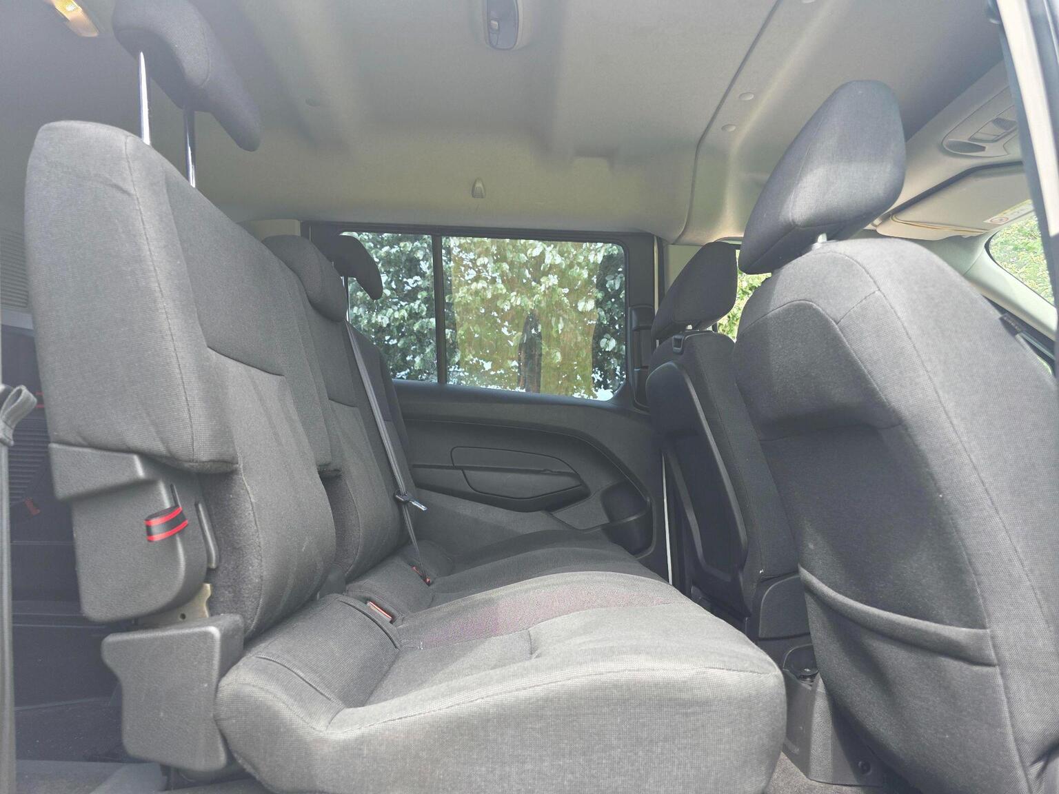 2017 Ford Grand Tourneo Connect image 23