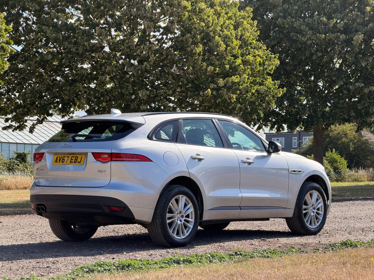 2018 Jaguar F-PACE image 7