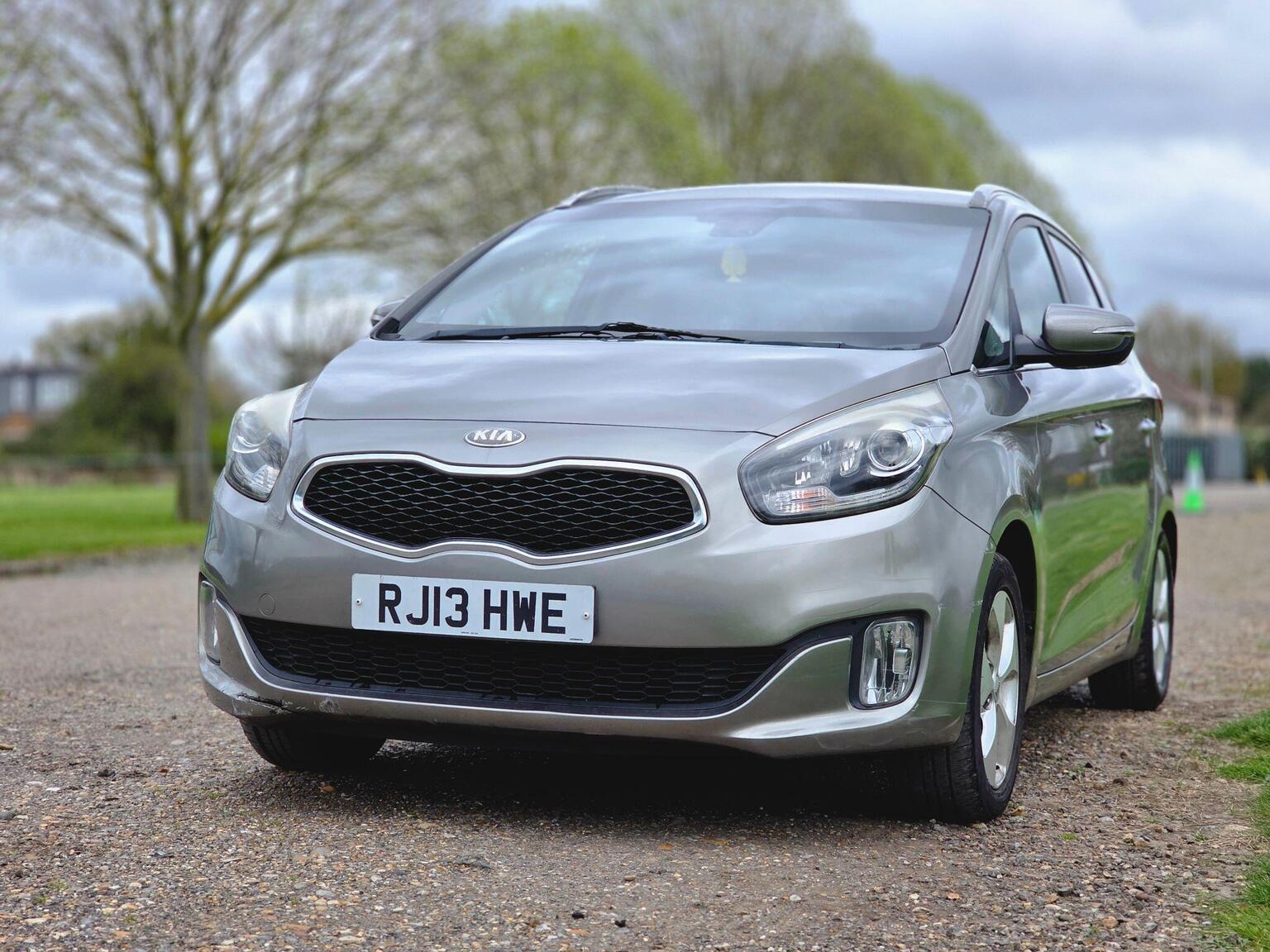 2013 Kia Carens image 16
