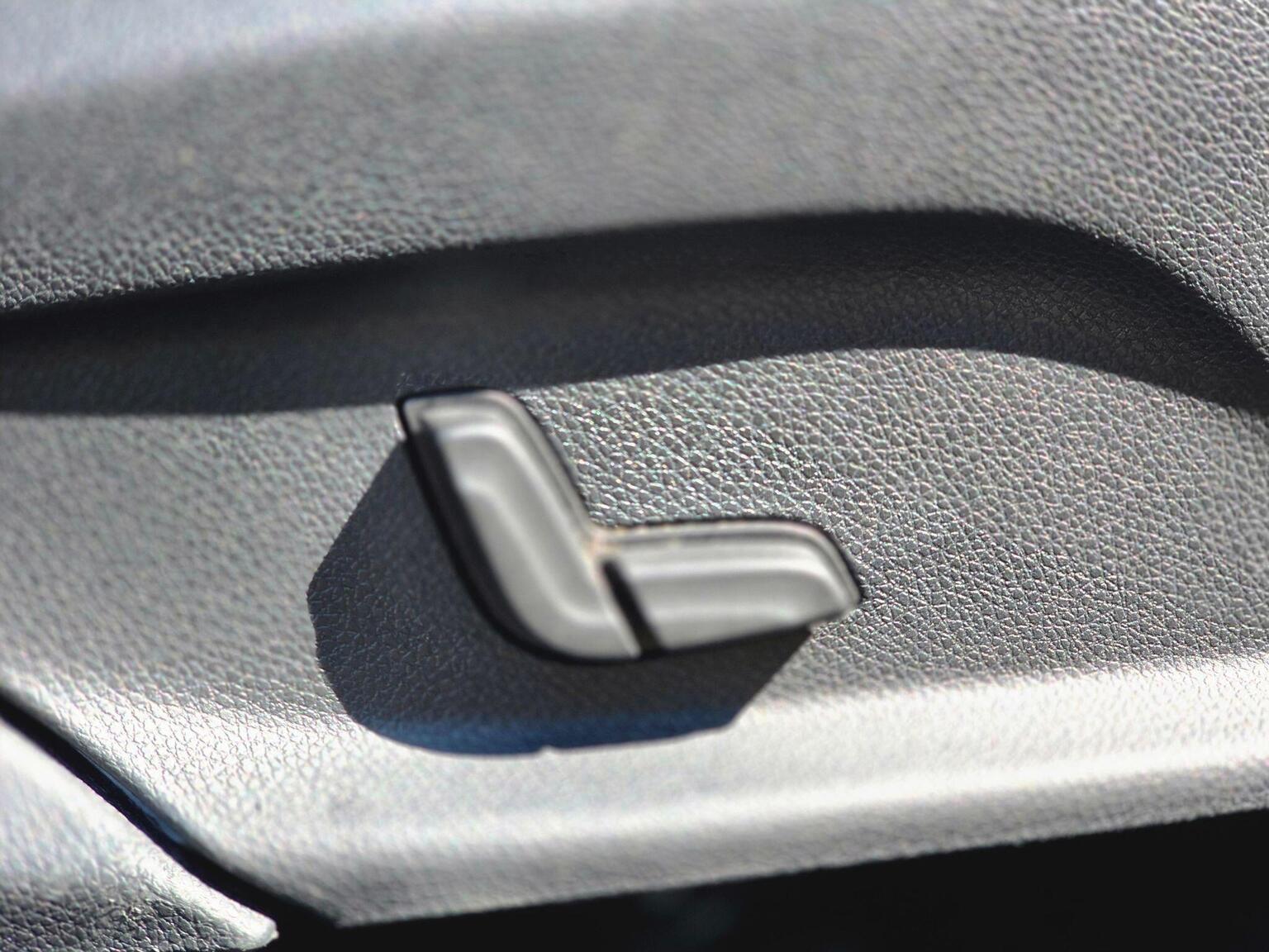 2018 Mercedes-Benz GLC image 34
