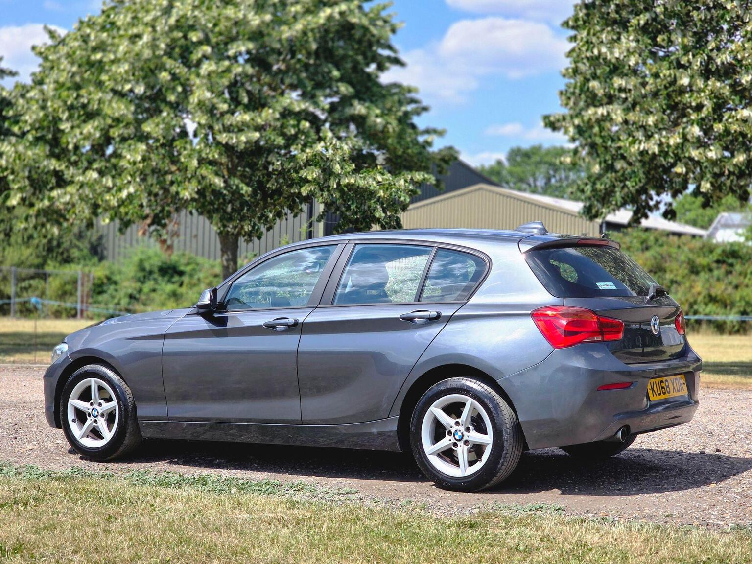 2018 BMW 1 Series image 15