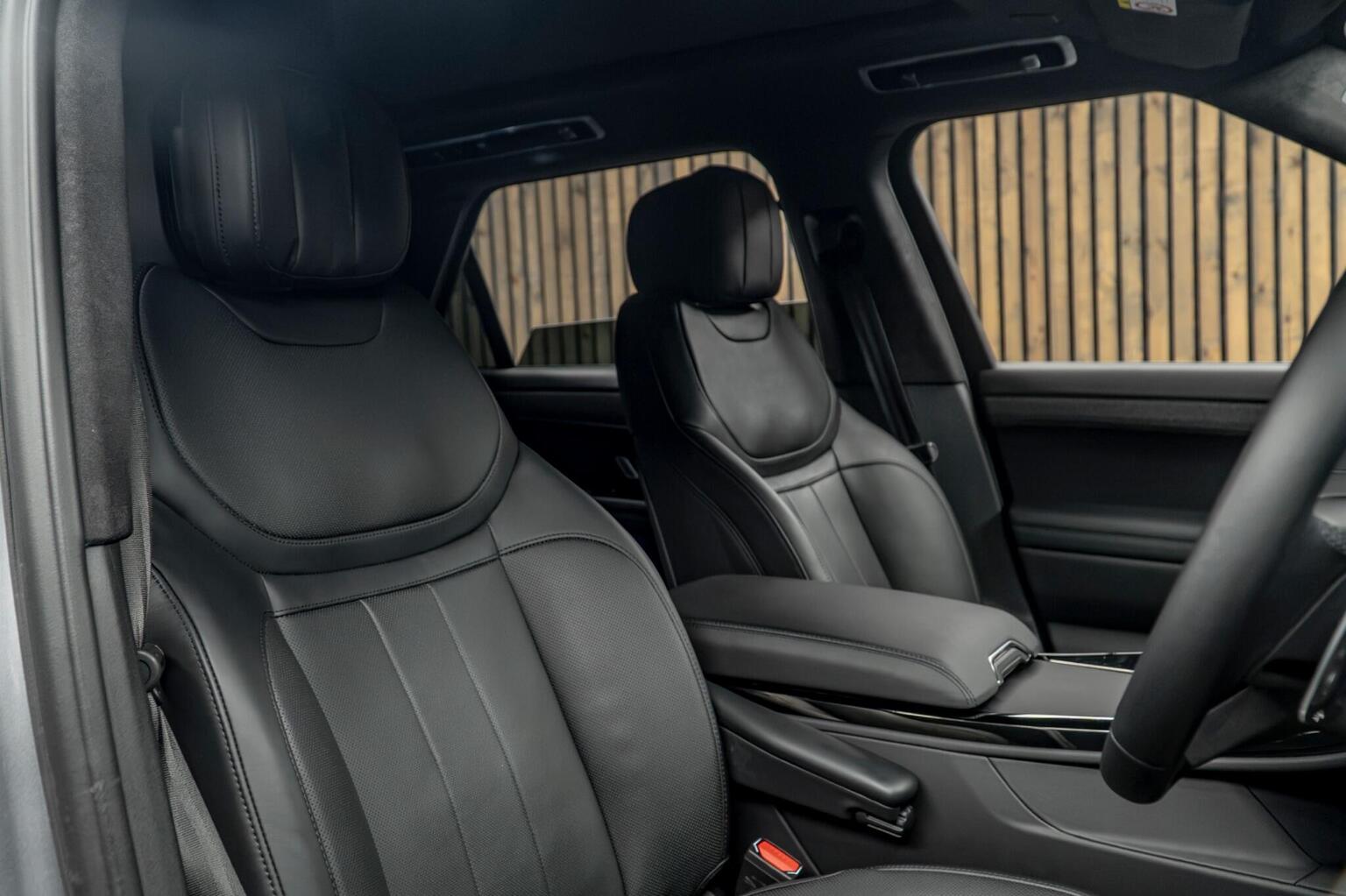 2023 Land Rover Range Rover Sport Autobiography — photograph 2