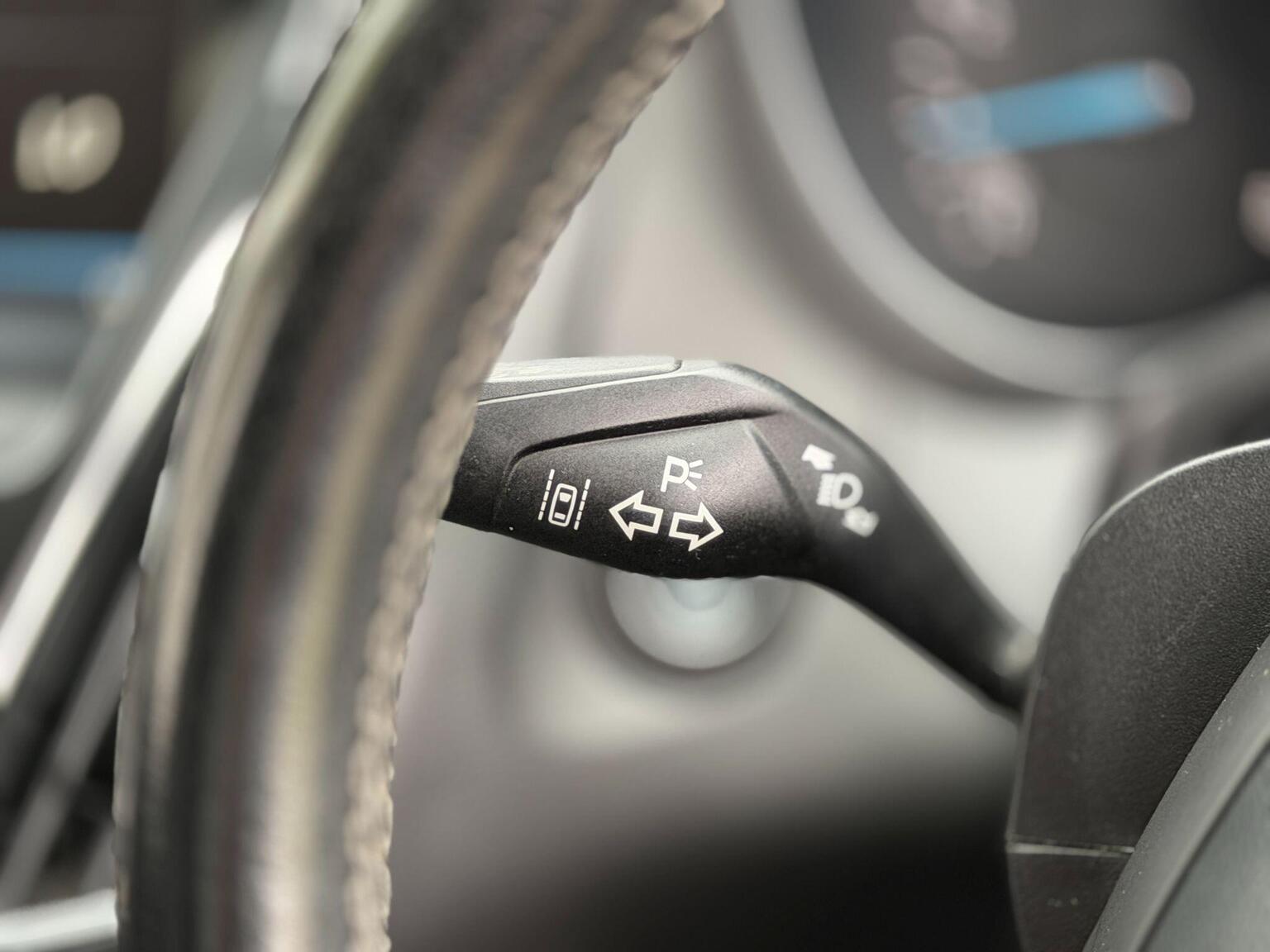 2016 Ford Focus image 36