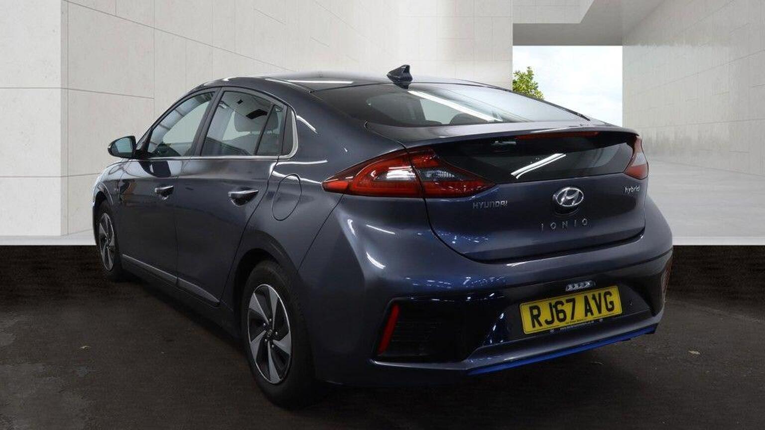 2017 Hyundai IONIQ image 6