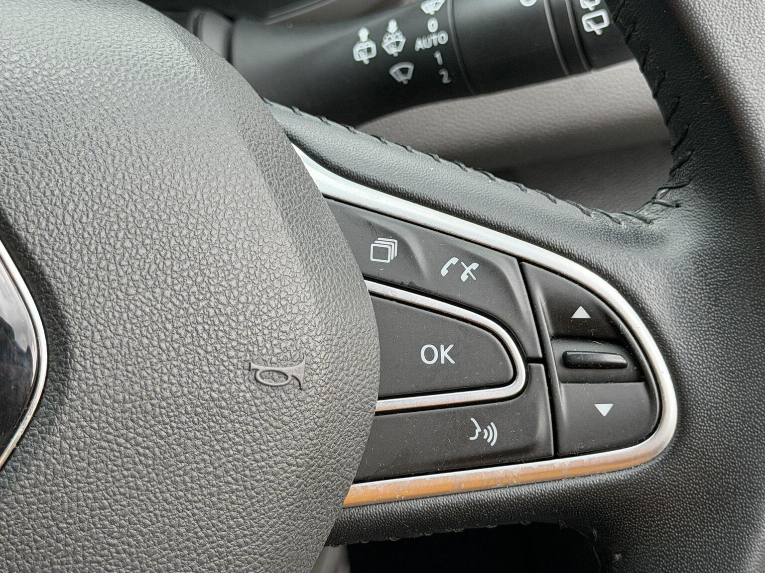 2017 Renault Megane image 36