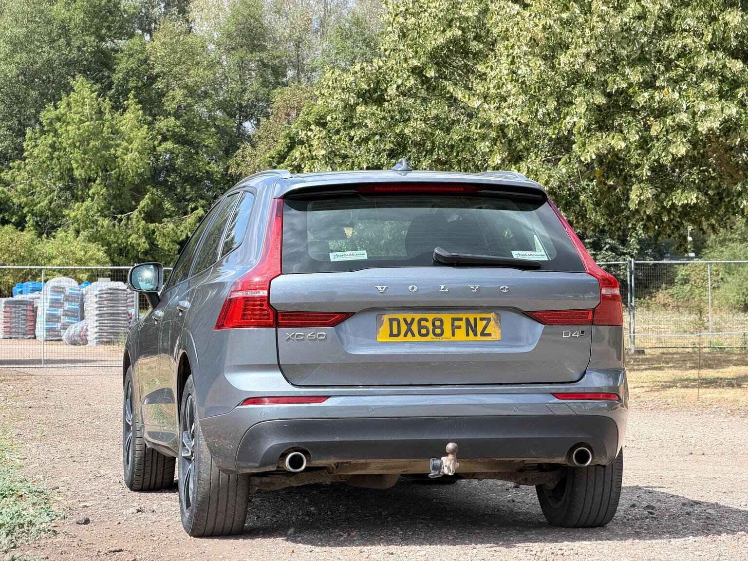 2018 Volvo XC60 image 9