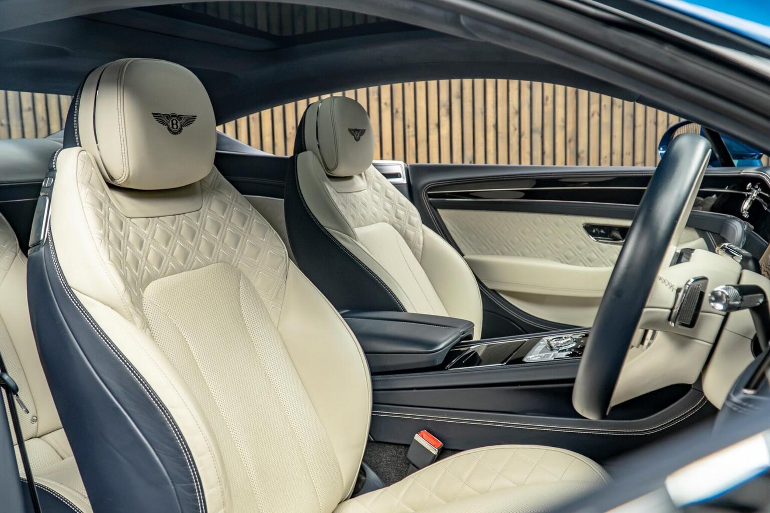 2023 Bentley Continental V8 GT Azure Auto 4WD — photograph 2
