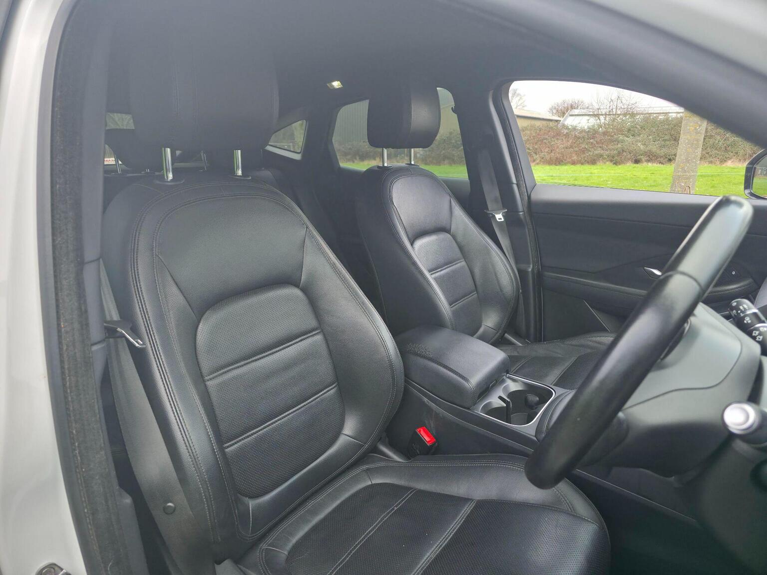 2019 Jaguar E-PACE image 30